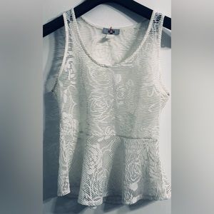 Women’s Lace Top sleeveless crewneck peplum pull over cream. M